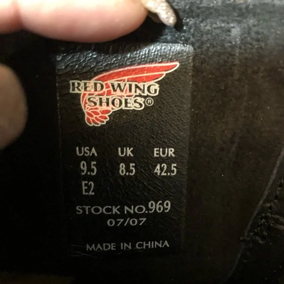 RED - WINGS 🪽BOOTS - Picture 4 of 16